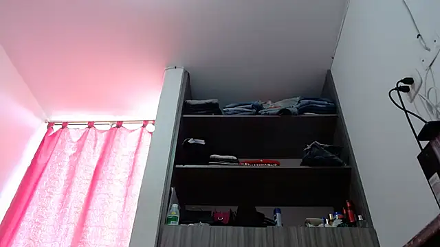 nicolle milf1978 online show from 02/12/26, 12:22