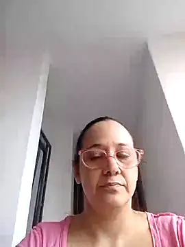 Snapshot of nicolle_milf1978 chatting on 04/24/26, 12:18 nicolle milf1978 online show from 04/24/26, 12:18