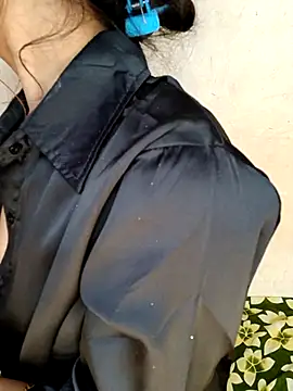 Snapshot of xpihu chatting on 11/29/25, 05:27 xpihu online show from 11/29/25, 05:27