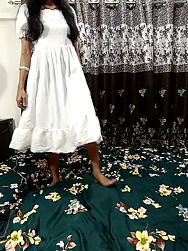 Snapshot of Cute-Bhavya chatting on 02/14/25, 11:10 Cute-Bhavya online show from 02/14/25, 11:10