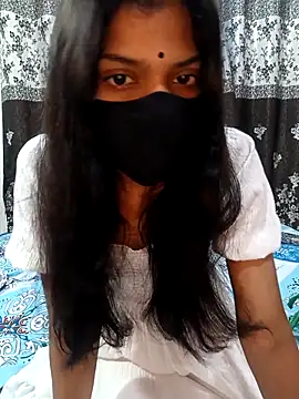 Snapshot of Cute-Bhavya chatting on 03/05/25, 03:18 Cute-Bhavya online show from 03/05/25, 03:18