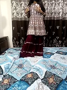 Snapshot of Cute-Bhavya chatting on 03/07/25, 01:53 Cute-Bhavya online show from 03/07/25, 01:53