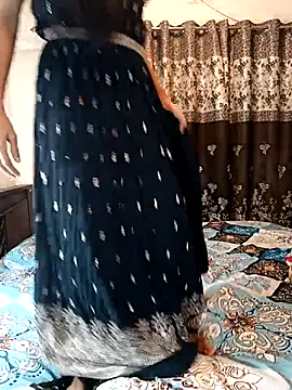Snapshot of Cute-Bhavya chatting on 09/18/25, 05:53 Cute-Bhavya online show from 09/18/25, 05:53