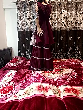 Snapshot of Cute-Bhavya chatting on 10/22/25, 04:35 Cute-Bhavya online show from 10/22/25, 04:35