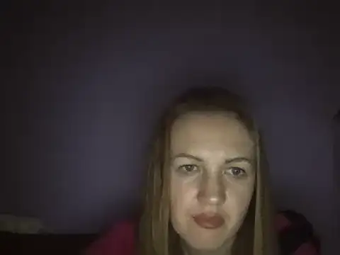 Snapshot of Milaniya261 chatting on 03/05/25, 01:10 Milaniya261 online show from 03/05/25, 01:10