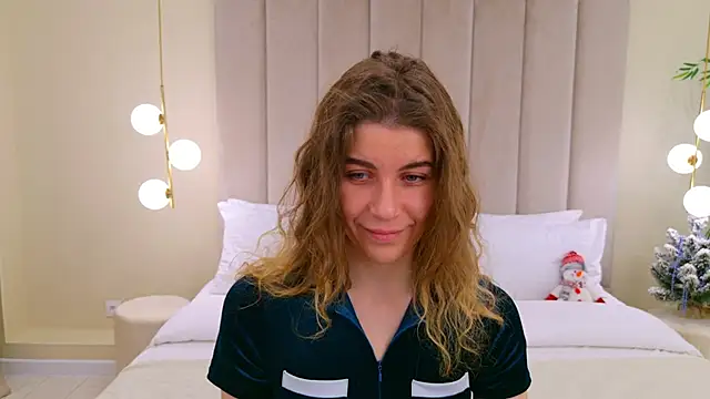 VikkiStorm online show from 12/15/24, 03:34