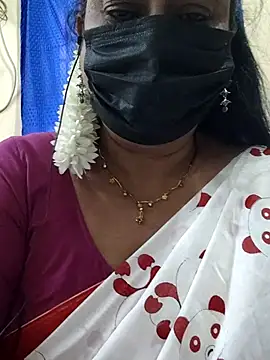 Snapshot of rekha_naier chatting on 07/13/26, 07:33 rekha naier online show from 07/13/26, 07:33
