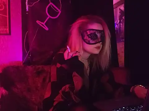 Snapshot of anonymouszN chatting on 12/20/24, 10:43 anonymouszN online show from 12/20/24, 10:43