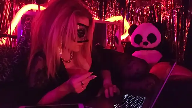 Snapshot of anonymouszN chatting on 01/08/25, 08:29 anonymouszN online show from 01/08/25, 08:29