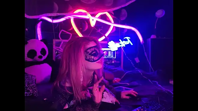 Snapshot of anonymouszN chatting on 01/28/25, 12:47 anonymouszN online show from 01/28/25, 12:47