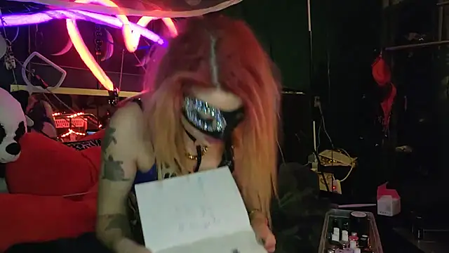 Snapshot of anonymouszN chatting on 02/16/25, 09:05 anonymouszN online show from 02/16/25, 09:05