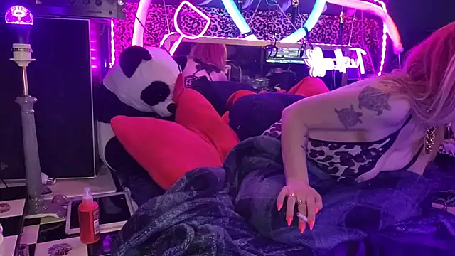 Snapshot of anonymouszN chatting on 03/02/25, 12:53 anonymouszN online show from 03/02/25, 12:53