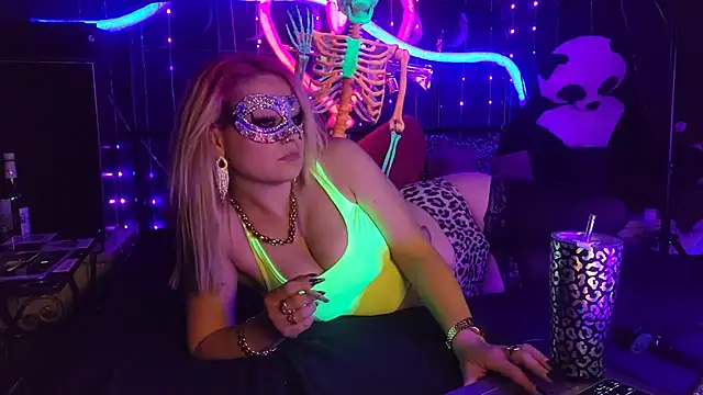 Snapshot of anonymouszN chatting on 09/24/25, 08:45 anonymouszN online show from 09/24/25, 08:45