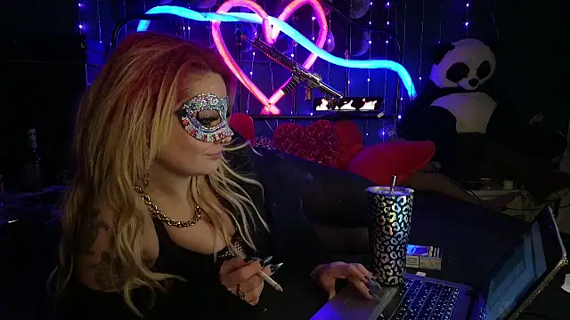 Snapshot of anonymouszN chatting on 11/16/25, 09:31 anonymouszN online show from 11/16/25, 09:31