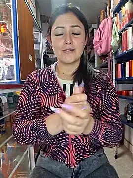 Snapshot of nidia2026 chatting on 12/17/25, 04:24 nidia2026 online show from 12/17/25, 04:24