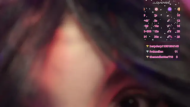 Snapshot of Little_maeve chatting on 03/18/25, 02:36 Little maeve online show from 03/18/25, 02:36