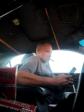 Snapshot of DatingProfile_USA_43_str8 chatting on 11/29/25, 02:31 DatingProfile USA 43 str8 online show from 11/29/25, 02:31