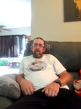 Huskers2020 online show from 06/05/26, 03:07