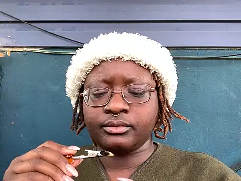 Snapshot of BigKittyRaven chatting on 12/17/24, 07:48 BigKittyRaven online show from 12/17/24, 07:48