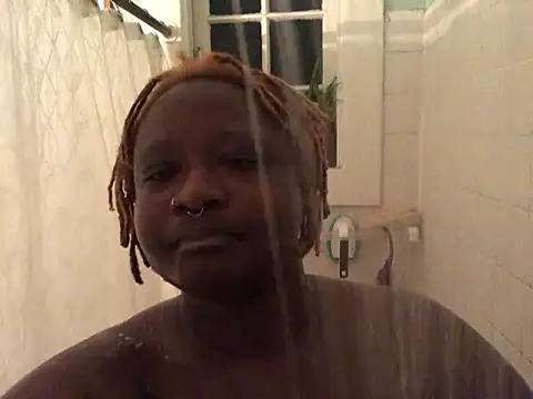 Snapshot of BigKittyRaven chatting on 01/01/25, 10:56 BigKittyRaven online show from 01/01/25, 10:56