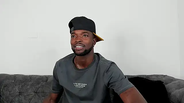 Snapshot of Dylan_Taylor chatting on 10/26/25, 03:45 Dylan Taylor online show from 10/26/25, 03:45