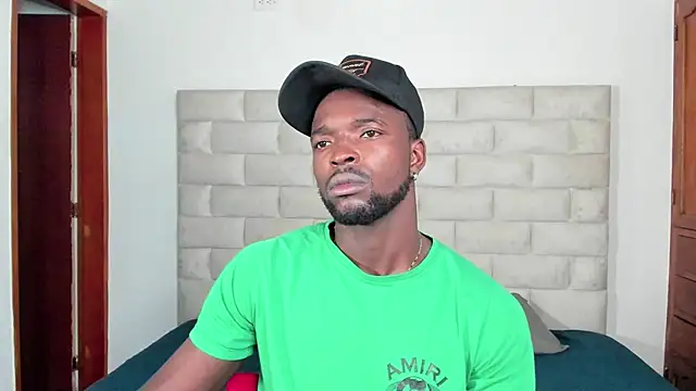 Snapshot of Dylan_Taylor chatting on 11/18/25, 12:20 Dylan Taylor online show from 11/18/25, 12:20