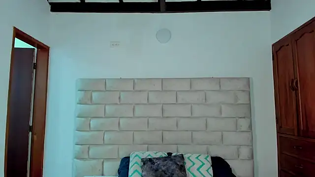 Snapshot of Dylan_Taylor chatting on 11/22/25, 12:37 Dylan Taylor online show from 11/22/25, 12:37