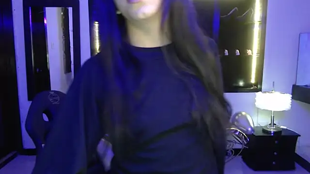 Angela Diaz  online show from 01/18/25, 02:12