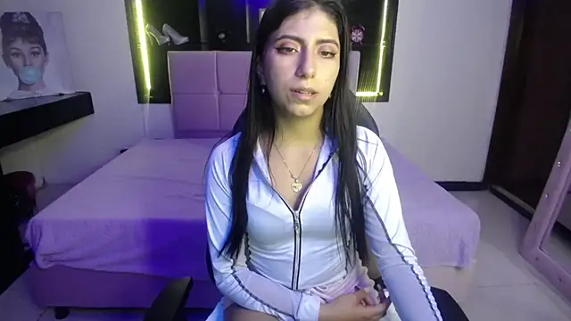 Angela Diaz  online show from 01/29/25, 06:50