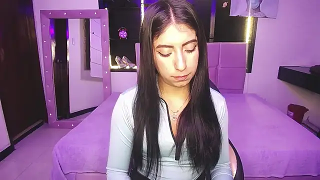 Angela Diaz  online show from 02/04/25, 03:36