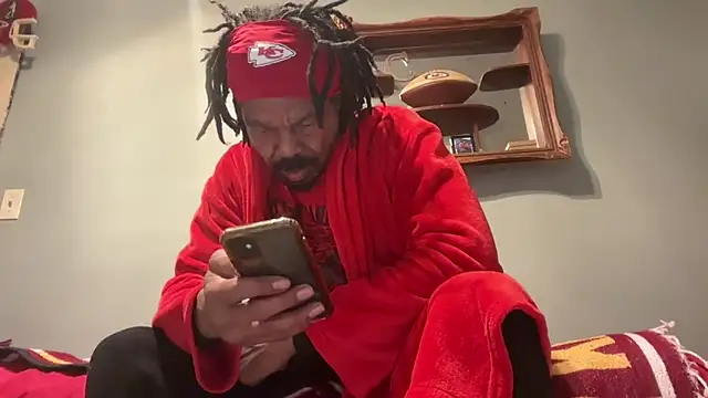 Snapshot of skarfosbabes69 chatting on 01/11/25, 11:24 skarfosbabes69 online show from 01/11/25, 11:24