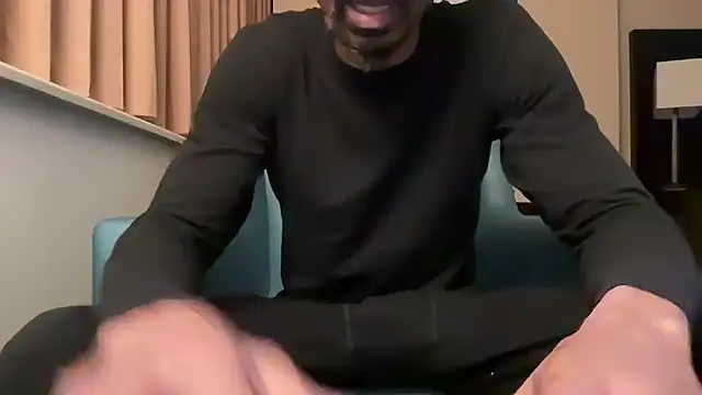 Snapshot of skarfosbabes69 chatting on 01/21/25, 10:41 skarfosbabes69 online show from 01/21/25, 10:41