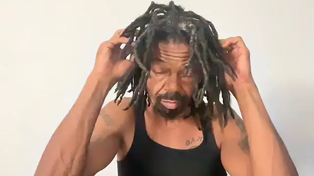 Snapshot of skarfosbabes69 chatting on 09/10/25, 04:23 skarfosbabes69 online show from 09/10/25, 04:23