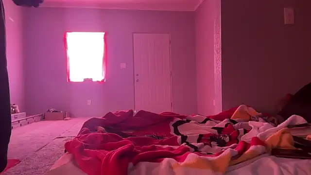 Snapshot of skarfosbabes69 chatting on 09/17/25, 12:45 skarfosbabes69 online show from 09/17/25, 12:45