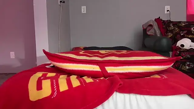 Snapshot of skarfosbabes69 chatting on 09/18/25, 08:44 skarfosbabes69 online show from 09/18/25, 08:44