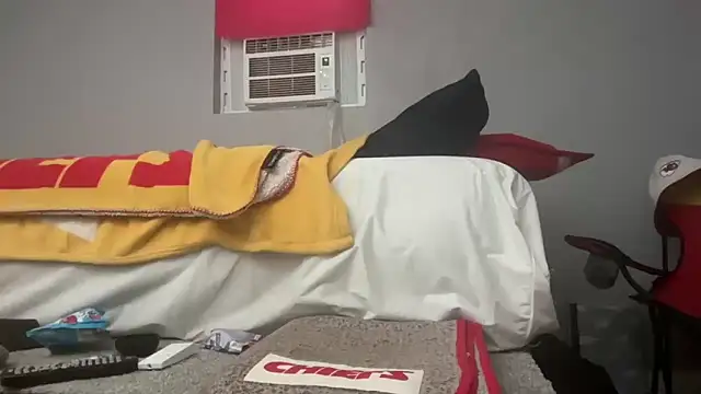 Snapshot of skarfosbabes69 chatting on 10/04/25, 12:36 skarfosbabes69 online show from 10/04/25, 12:36