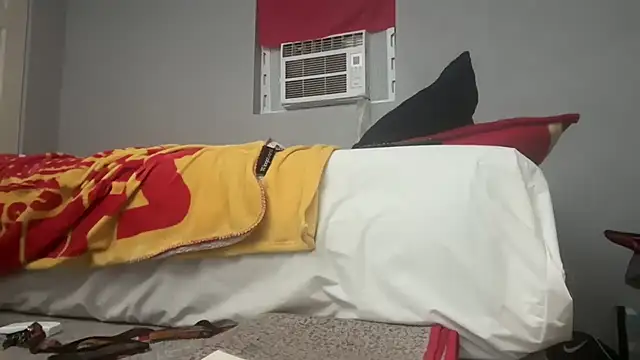 Snapshot of skarfosbabes69 chatting on 10/05/25, 02:21 skarfosbabes69 online show from 10/05/25, 02:21