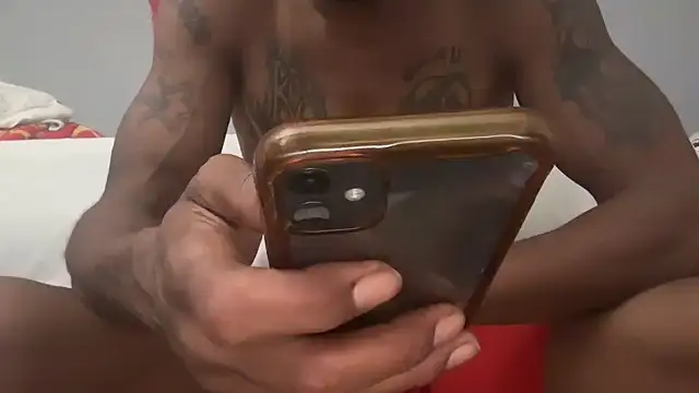 Snapshot of skarfosbabes69 chatting on 10/11/25, 04:12 skarfosbabes69 online show from 10/11/25, 04:12