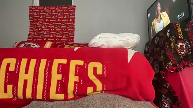 Snapshot of skarfosbabes69 chatting on 11/13/25, 06:01 skarfosbabes69 online show from 11/13/25, 06:01