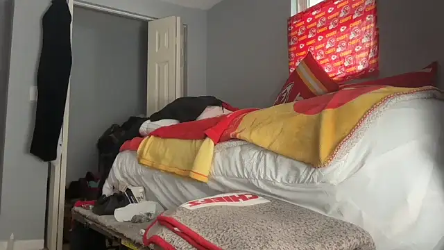 Snapshot of skarfosbabes69 chatting on 11/15/25, 04:58 skarfosbabes69 online show from 11/15/25, 04:58