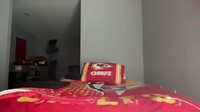 Snapshot of skarfosbabes69 chatting on 11/21/25, 12:04 skarfosbabes69 online show from 11/21/25, 12:04