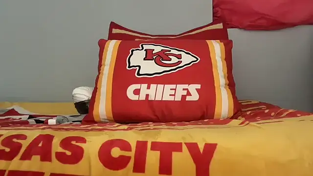 Snapshot of skarfosbabes69 chatting on 11/24/25, 02:55 skarfosbabes69 online show from 11/24/25, 02:55