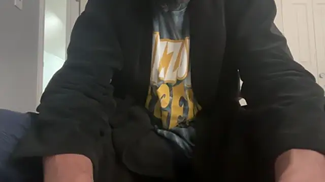 Snapshot of skarfosbabes69 chatting on 12/14/25, 01:33 skarfosbabes69 online show from 12/14/25, 01:33