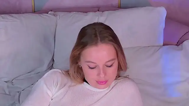 BeatriceEsmont online show from 03/09/25, 03:43