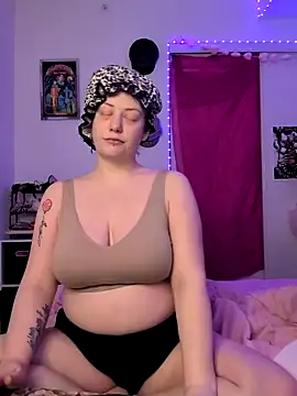 Twitchtheclownn online show from 03/17/26, 07:39