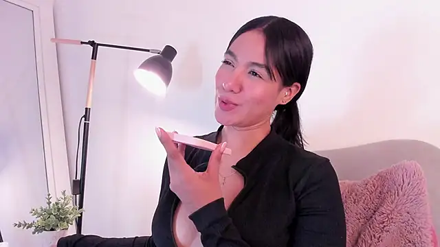 EmmaaCoel online show from 04/02/26, 12:08