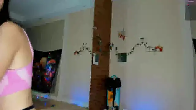 Snapshot of sweed_angel chatting on 03/06/25, 05:03 sweed angel online show from 03/06/25, 05:03