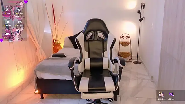 AnabelWolf online show from 11/19/25, 05:02