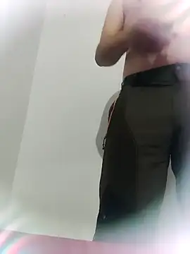 Snapshot of shale26 chatting on 12/17/24, 02:12 shale26 online show from 12/17/24, 02:12