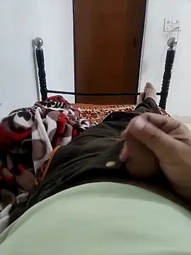 Snapshot of shale26 chatting on 02/28/25, 04:21 shale26 online show from 02/28/25, 04:21